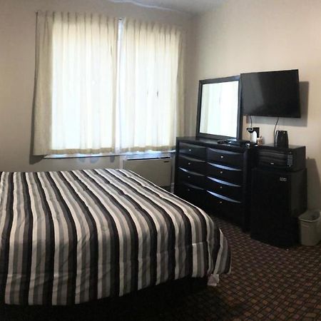 Royal Hotel Flin Flon Ngoại thất bức ảnh