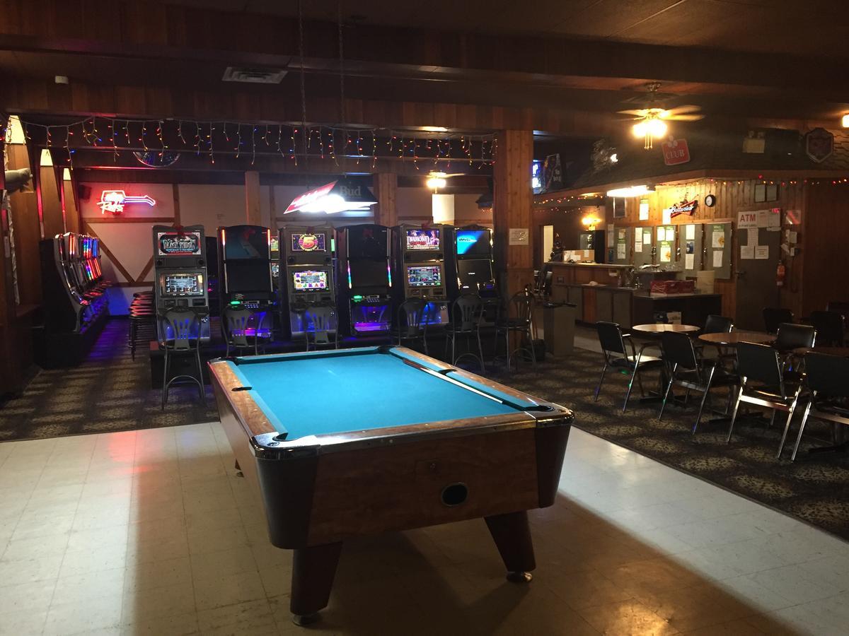 Royal Hotel Flin Flon Ngoại thất bức ảnh