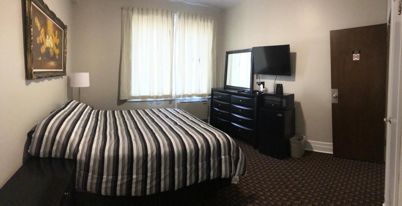 Royal Hotel Flin Flon Ngoại thất bức ảnh